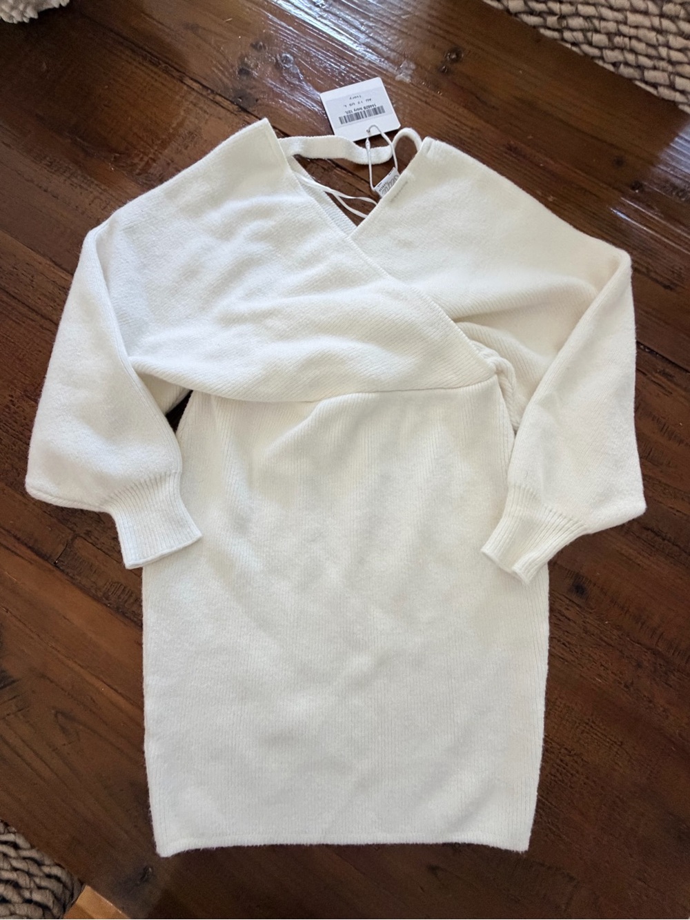 Selfie Leslie ivory Wrap-Style Long Sleeve Knit Dress 12/L